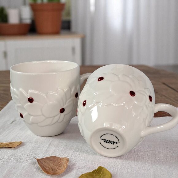 Set of Two  Starbucks Coffee Cup 2004 Raised Flowers & Berries 16oz Mug - Picture 4 of 11